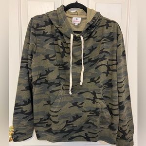Evereve Sundry Camo Hoodie | 2(M)